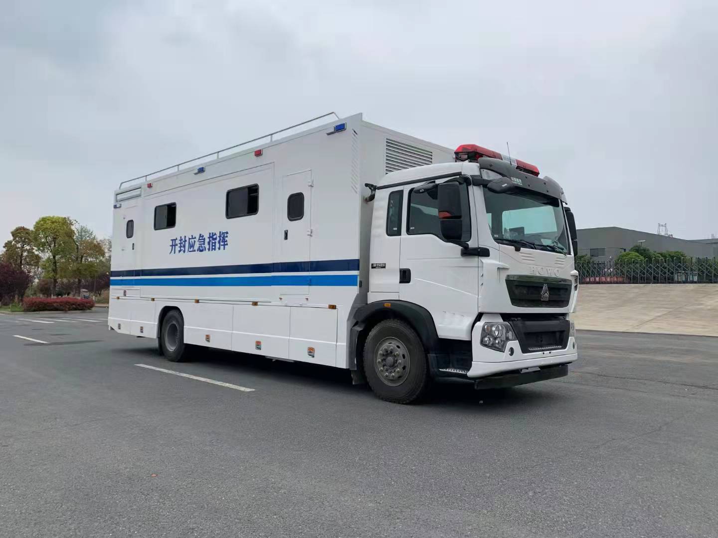 重汽豪沃應(yīng)急指揮車(chē) 雙側(cè)擴(kuò)展，高效保障應(yīng)急行動(dòng)